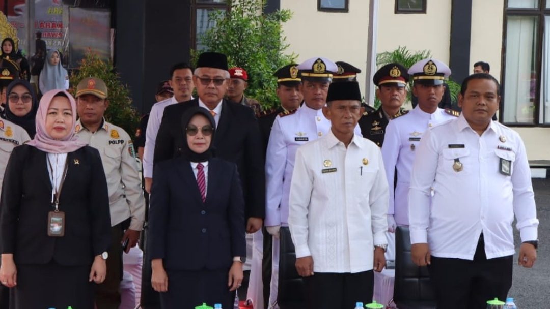 Ketua Pengadilan Agama Gedong Tataan Hadiri Upacara Peringatan Hari Bhayangkara Ke-79 di Polres Pesawaran