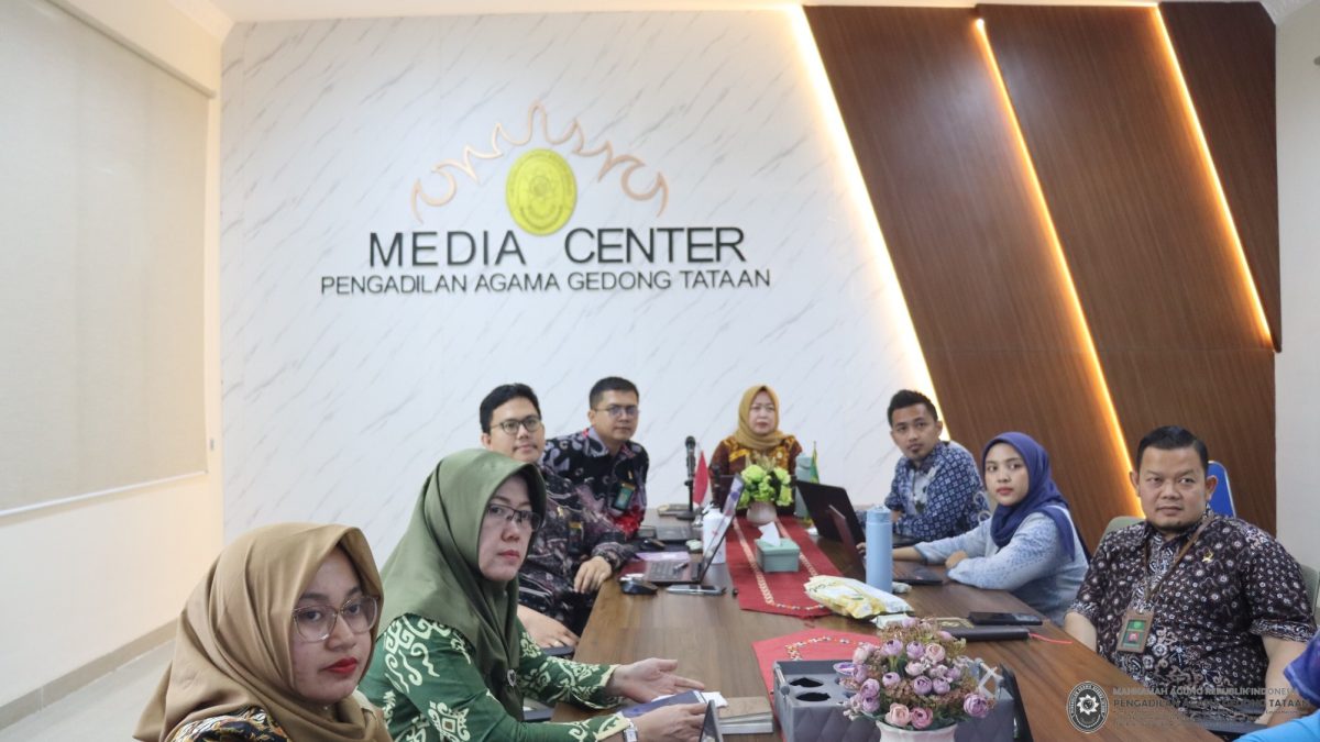 PA Gedong Tataan Ikuti Bimtek "Komunikasi terhadap Kaum Rentan Berhadapan dengan Hukum" Zona 5 secara Daring