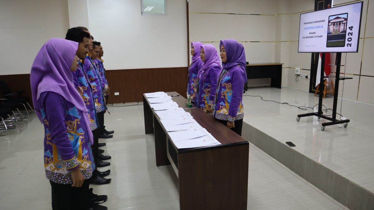 Penandatanganan Kontrak Kerja Tenaga PPNPN Pengadilan Agama Gedong Tataan Tahun Anggaran 2025