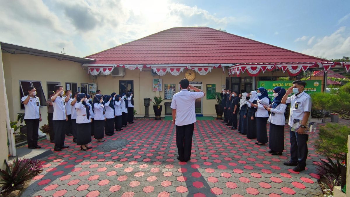 Penyerahan Piagam Gelar, Tanda Jasa, Tanda Kehormatan Republik Indonesia dan Penyerahan Piagam Pegawai Terbaik Periode Bulan Juli 2021